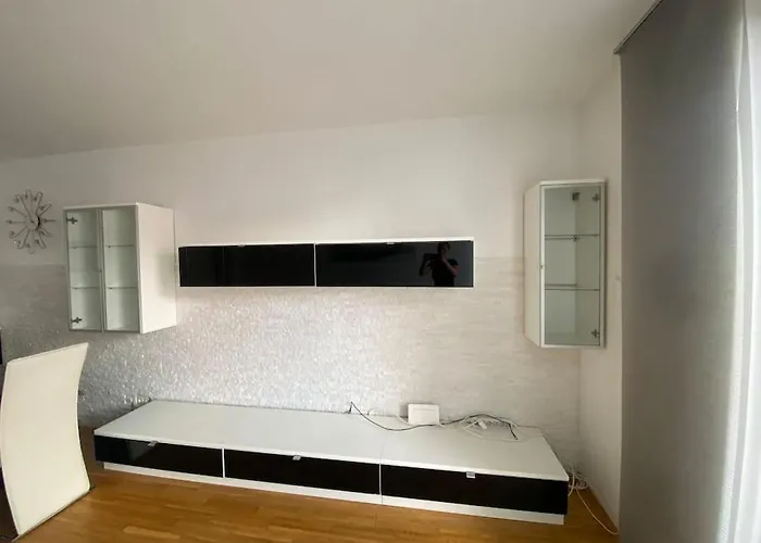 Apartment 115 M2 Maisonette With Free Parking *