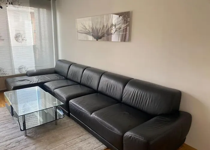 115 M2 Maisonette With Free Parking *