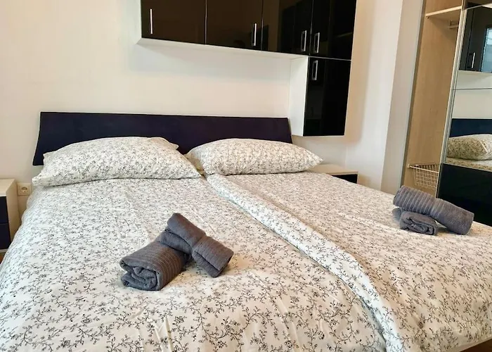 115 M2 Maisonette With Free Parking